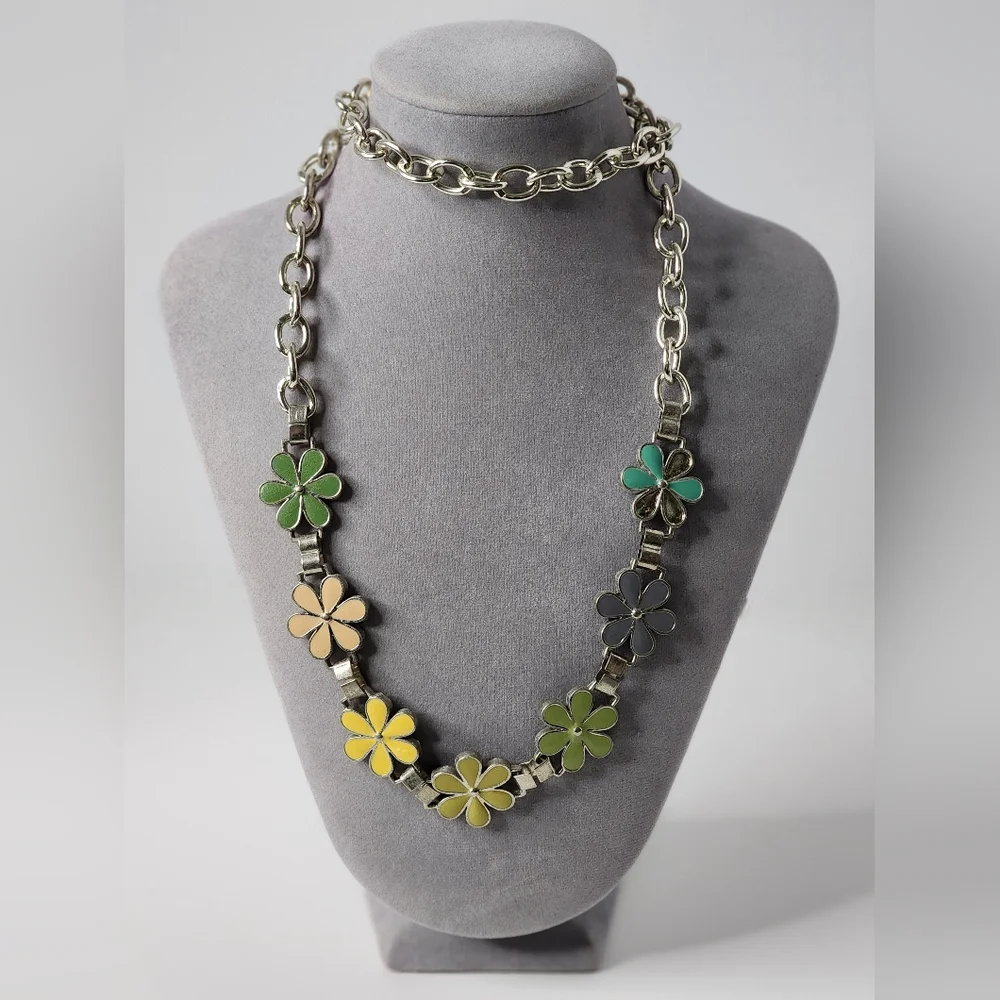 Vintage Flower Daisy Necklace or Chain Belt